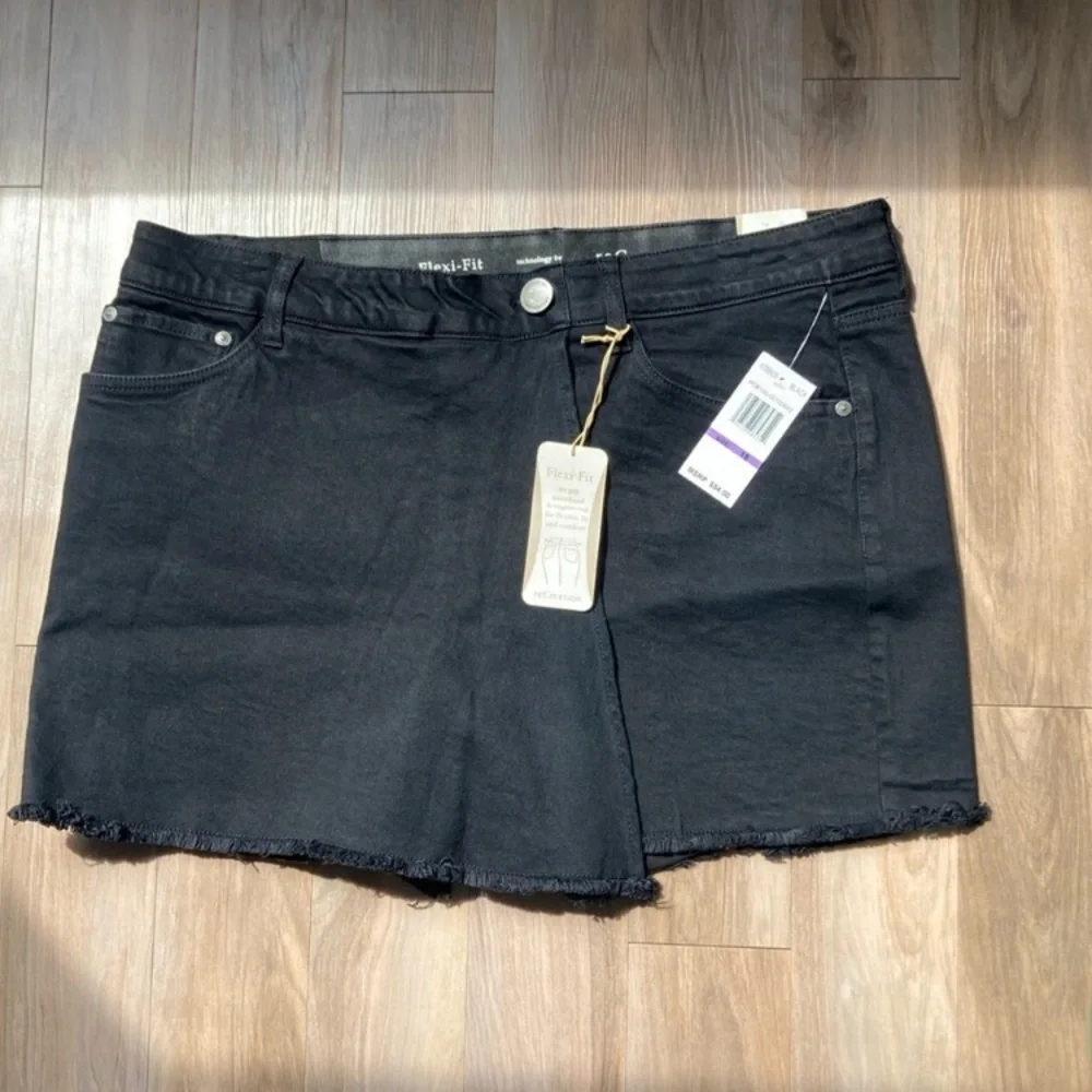 Sale ended - On Sale - New with Tag Shorts in my closet - - Picture 7 of 17